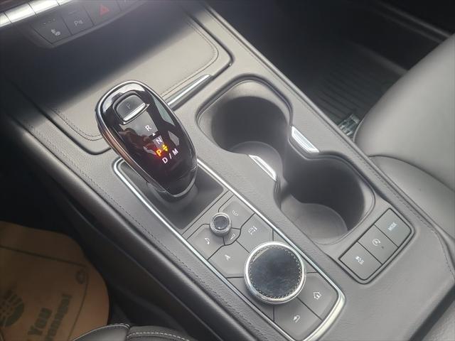 2024 Cadillac XT4 AWD Premium Luxury