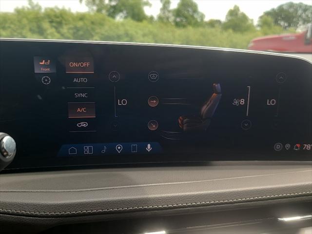 2024 Cadillac XT4 AWD Premium Luxury