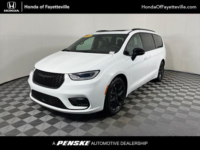 2024 Chrysler Pacifica Limited for sale in Fayetteville, AR
