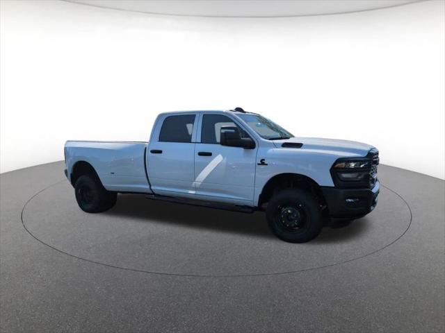 2026 RAM Ram 3500 RAM 3500 TRADESMAN CREW CAB 4X4 8 BOX