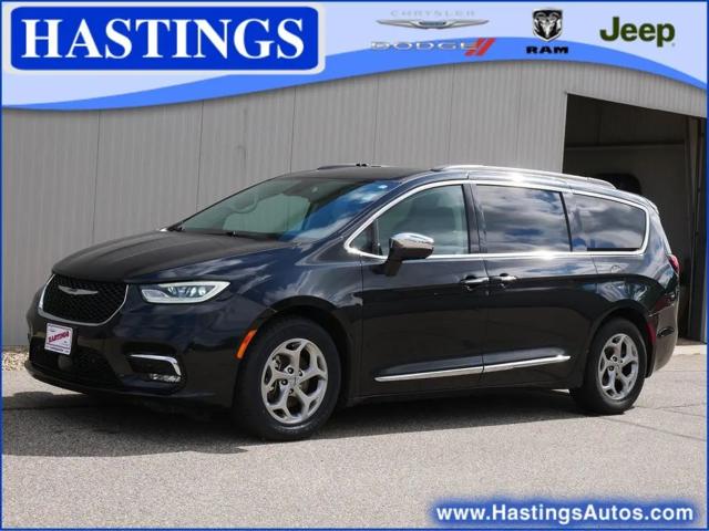 2022 Chrysler Pacifica Limited for sale in Hastings, MN