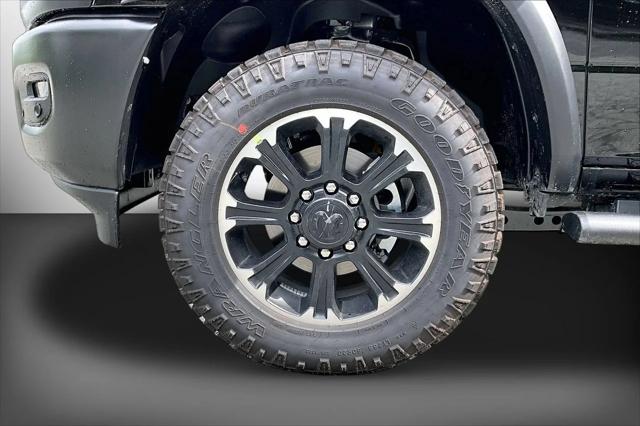 New 2026 Diamond Black Crystal Pearl-Coat Exterior Paint RAM  image 32