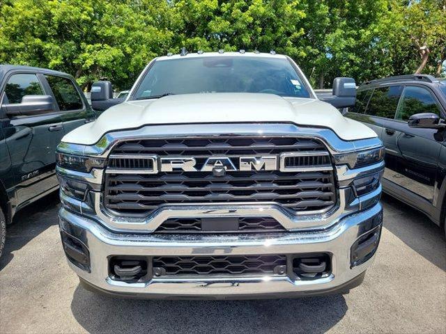 2026 RAM Ram 3500 RAM 3500 TRADESMAN CREW CAB 4X4 8 BOX