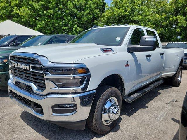 2026 RAM Ram 3500 RAM 3500 TRADESMAN CREW CAB 4X4 8 BOX