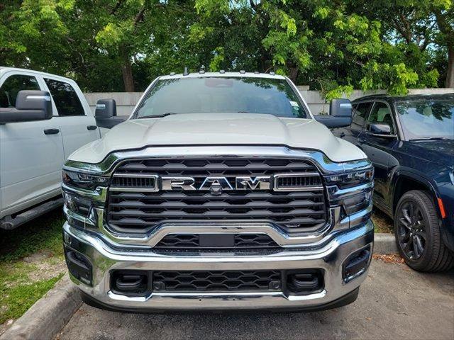 2026 RAM Ram 3500 RAM 3500 TRADESMAN CREW CAB 4X4 8 BOX