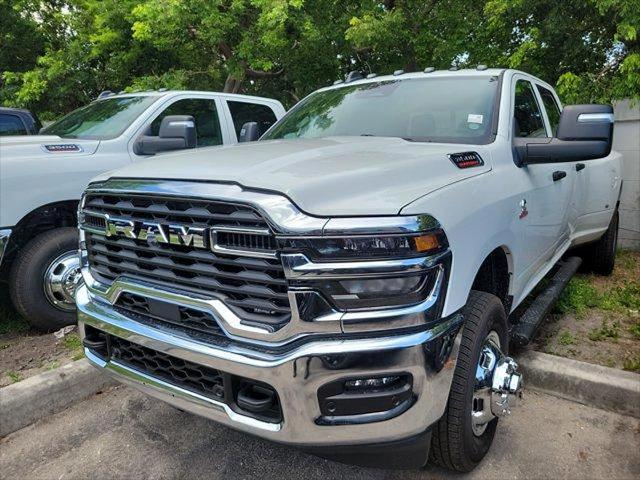 2026 RAM Ram 3500 RAM 3500 TRADESMAN CREW CAB 4X4 8 BOX