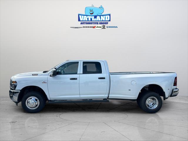 2026 RAM Ram 3500 RAM 3500 TRADESMAN CREW CAB 4X4 8 BOX