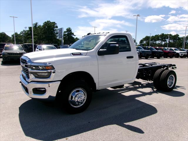 2026 RAM 3500 Chassis RAM 3500 TRADESMAN CHASSIS REGULAR CAB 4X4 60 CA