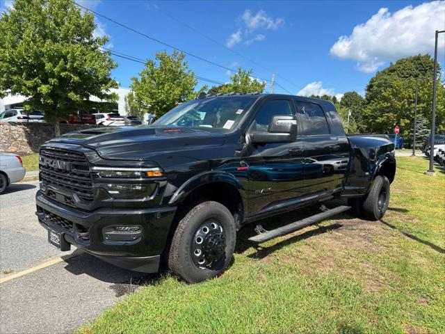 2026 RAM 3500 RAM 3500 LIMITED MEGA CAB 4X4 64 BOX