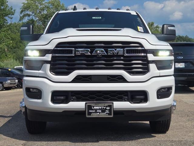 2026 RAM 3500 RAM 3500 BIG HORN CREW CAB 4X4 8 BOX