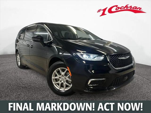 2024 Chrysler Pacifica Touring L for sale in Youngstown, OH