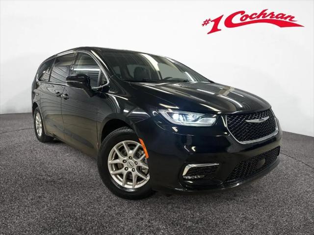 2024 Chrysler Pacifica Touring L for sale in Youngstown, OH