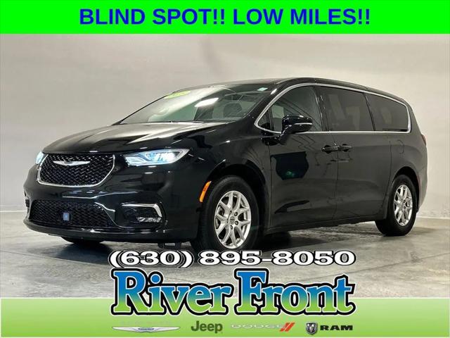 2025 Chrysler Pacifica Select for sale in North Aurora, IL