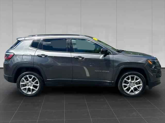 2022 Jeep Compass Latitude Lux 4x4