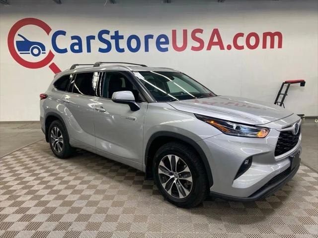 2021 Toyota Highlander Hybrid XLE for sale in Wichita, KS
