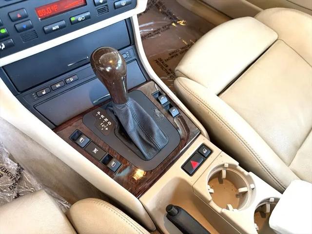 2005 BMW 325i 325i