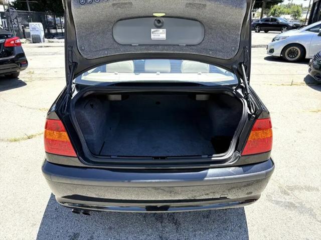 2005 BMW 325i 325i