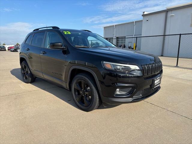 2023 Jeep Cherokee Altitude Lux 4x4 for sale in Waukee, IA