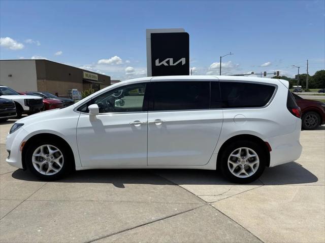 2020 Chrysler Pacifica Touring