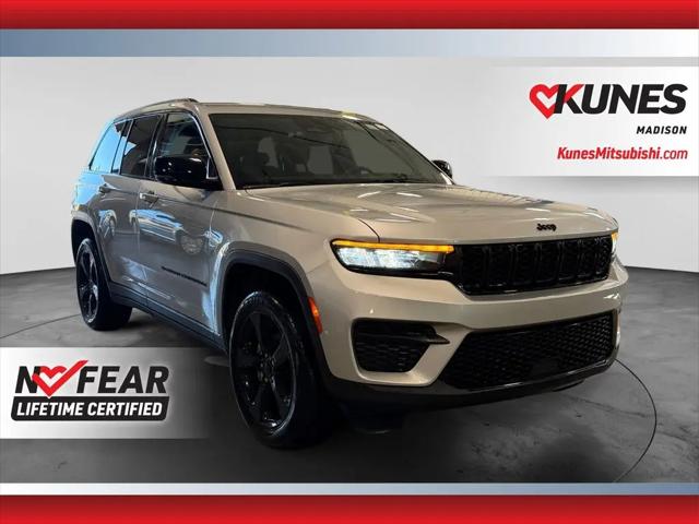2023 Jeep Grand Cherokee Altitude 4x4 for sale in Madison, WI
