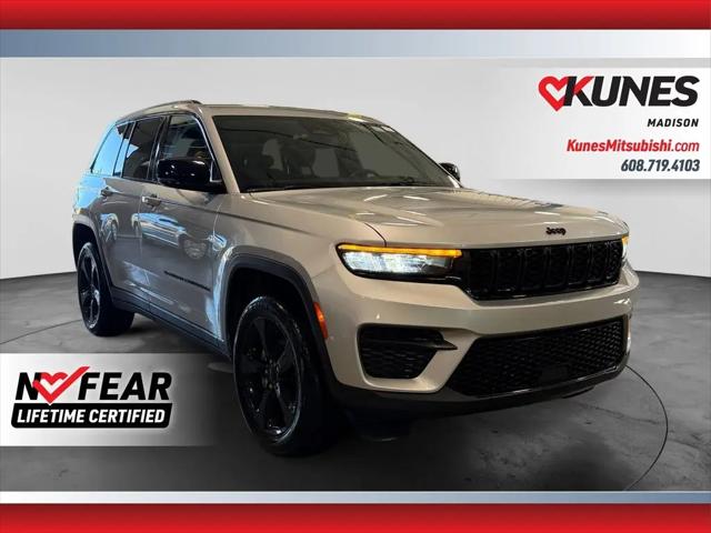 2023 Jeep Grand Cherokee Altitude 4x4 for sale in Madison, WI