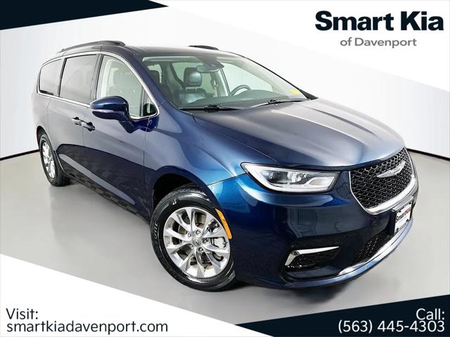 2022 Chrysler Pacifica Touring L AWD for sale in Davenport, IA