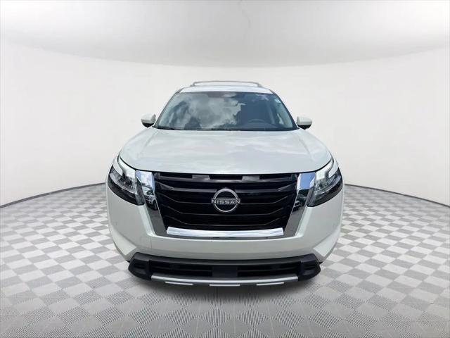 2024 Nissan Pathfinder SL FWD