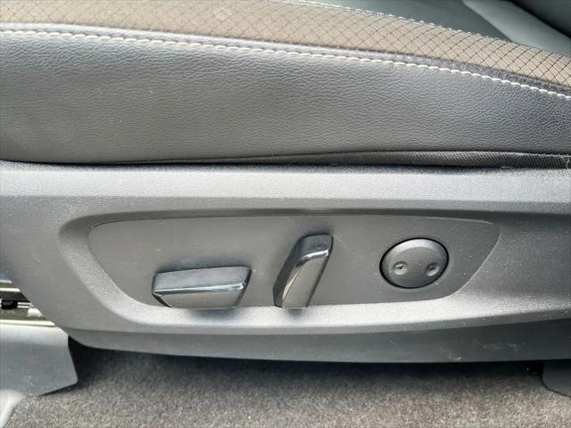 2024 Nissan Pathfinder SL FWD
