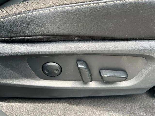 2024 Nissan Pathfinder SL FWD