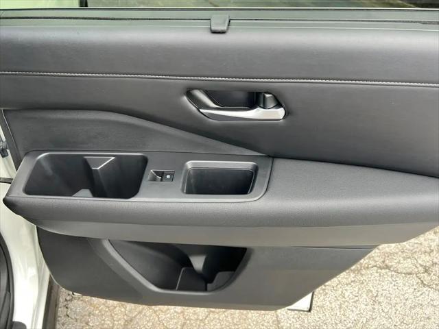 2024 Nissan Pathfinder SL FWD