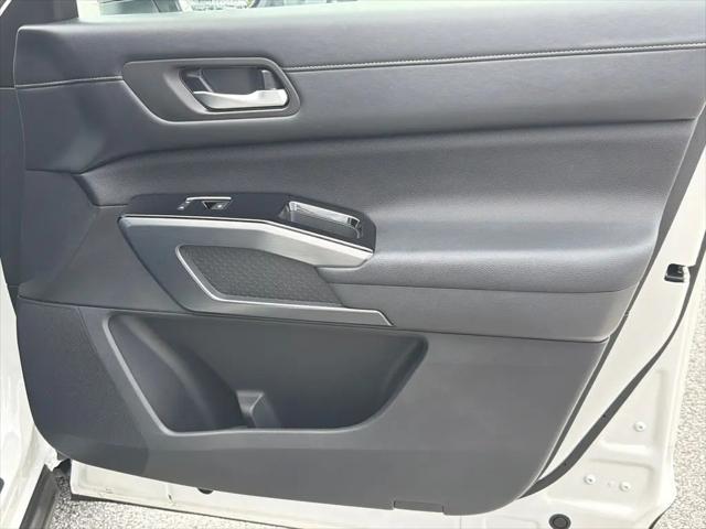 2024 Nissan Pathfinder SL FWD