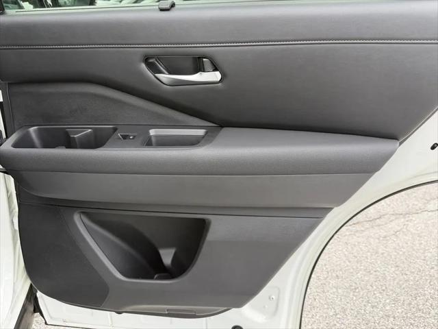 2024 Nissan Pathfinder SL FWD