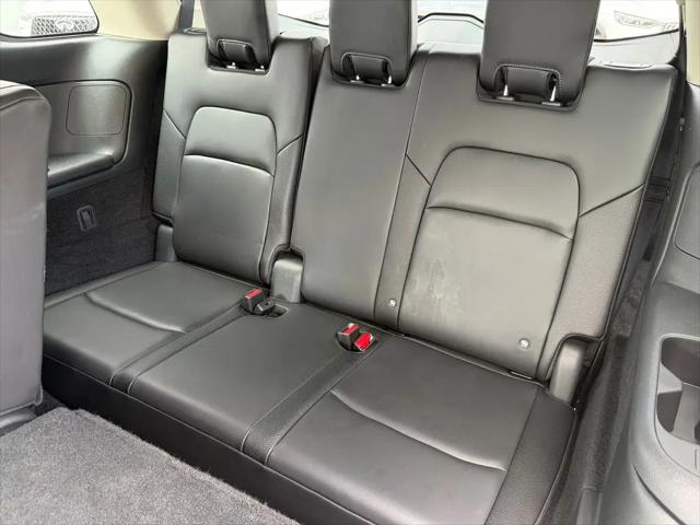 2024 Nissan Pathfinder SL FWD