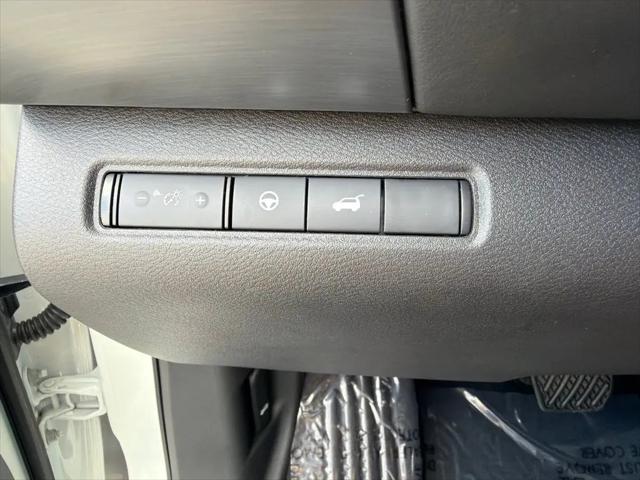 2024 Nissan Pathfinder SL FWD