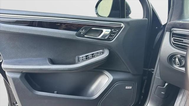 2021 Porsche Macan Macan