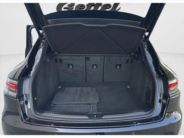 2021 Porsche Macan Macan