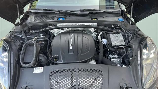 2021 Porsche Macan Macan