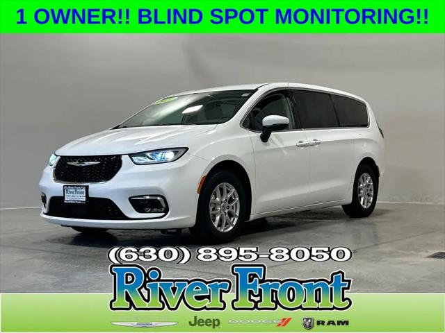 2023 Chrysler Pacifica Touring L for sale in North Aurora, IL