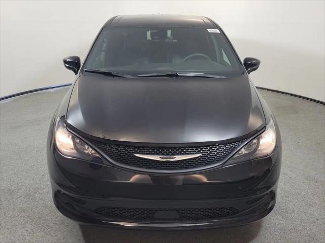 2027 Chrysler Pacifica LX