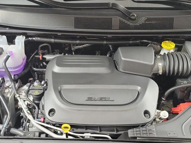 2027 Chrysler Pacifica LX