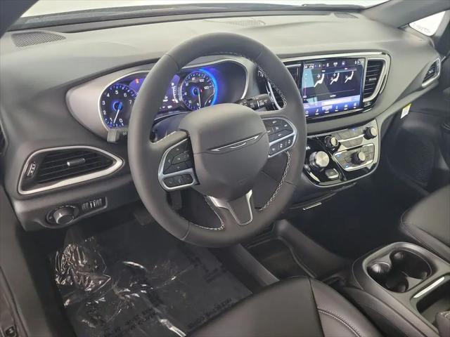 2027 Chrysler Pacifica LX