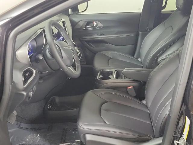 2027 Chrysler Pacifica LX