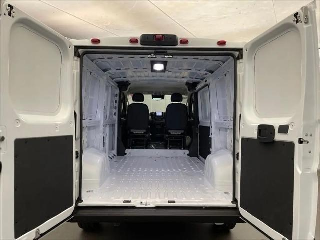 2026 Ram ProMaster Cargo Van Tradesman Low Roof 136" WB w/Pass Seat