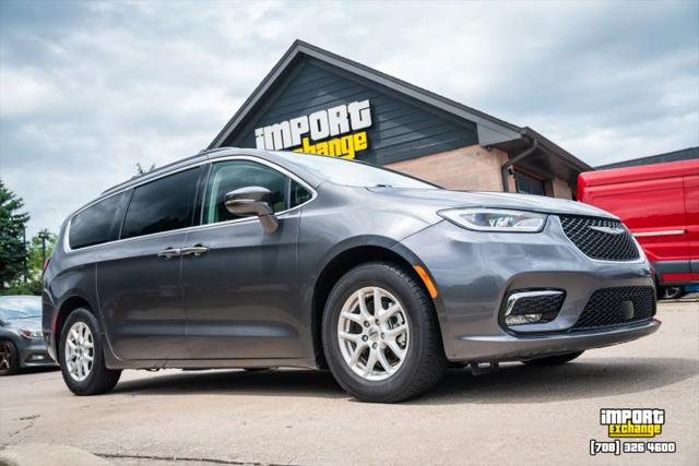 2022 Chrysler Pacifica Touring L for sale in Mokena, IL