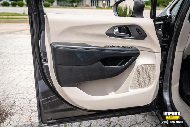 2022 Chrysler Pacifica Touring L