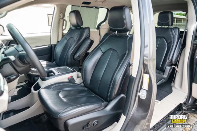 2022 Chrysler Pacifica Touring L