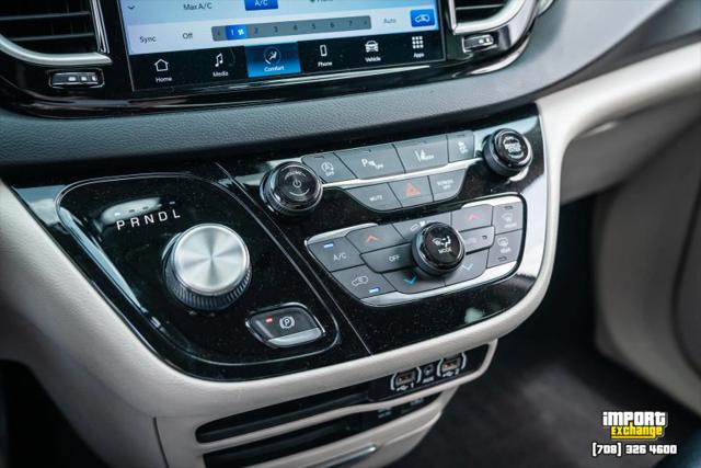 2022 Chrysler Pacifica Touring L