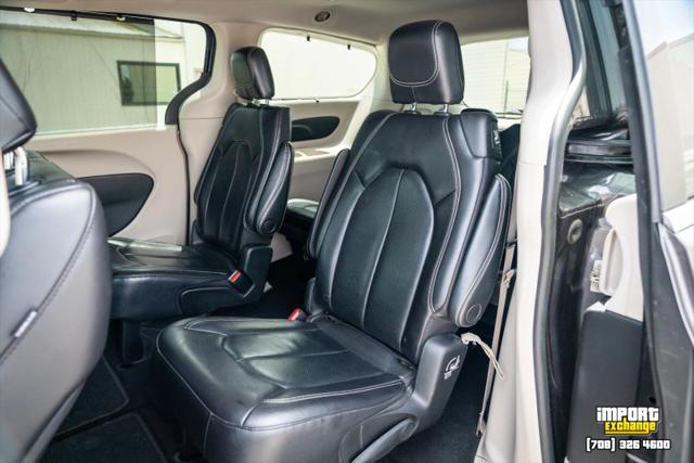 2022 Chrysler Pacifica Touring L
