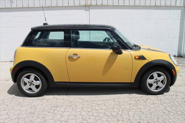2009 MINI Cooper Base 2dr Hatchback
