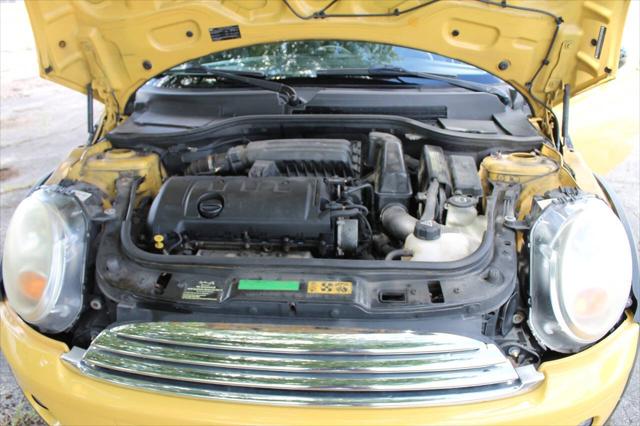 2009 MINI Cooper Base 2dr Hatchback